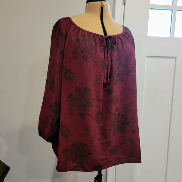 NWT 3X Maroon Rose Pattern Blouse - Picture 9 of 10